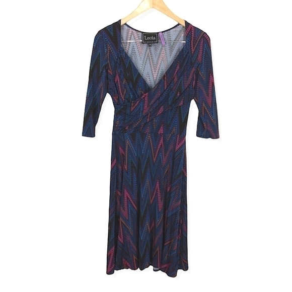 Leota Zig Zag Print Surplice Dress Size Medium - Picture 2 of 5
